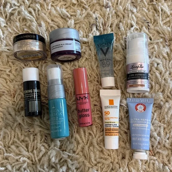 Assorted 94 Piece Beauty Sample Lot - Hair, Makeup, and Skincare - Picture 8 of 12